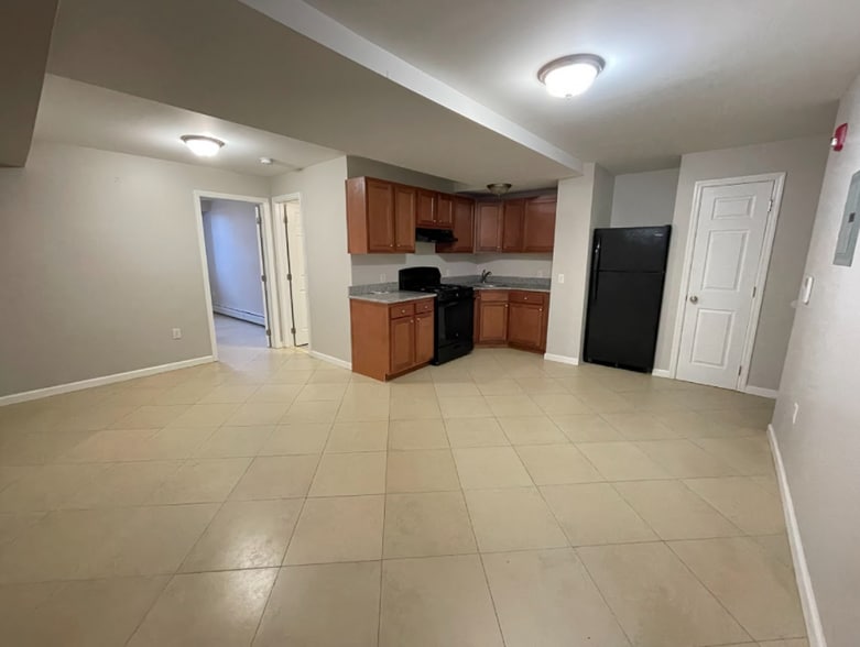 More Photos Of 641 Lincoln Ave, Orange Apartments For Sale