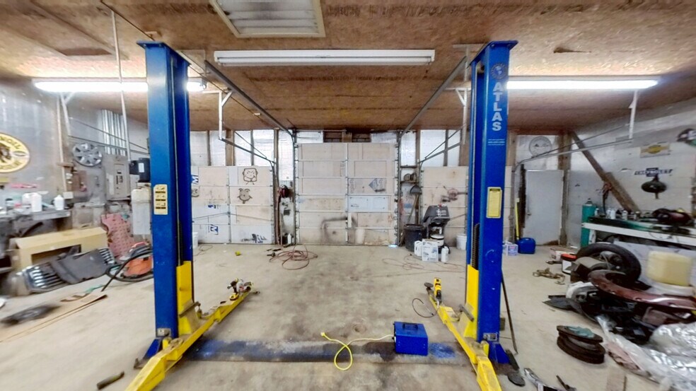 More Photos Of 3540 Eden Rd, Georgetown Auto Salvage Facility For Lease