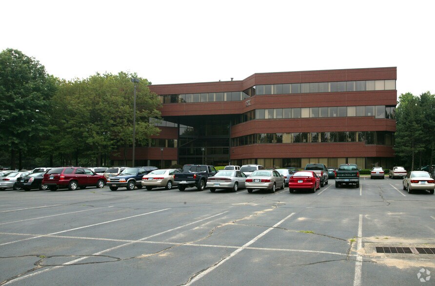 More Photos Of 55 Hartland St, East Hartford Office For Lease