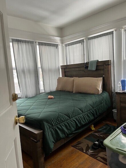 More Photos Of 1948 Chapel St, New Haven Office For Sale