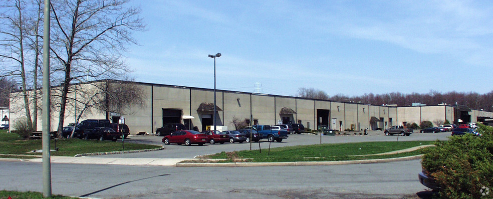 Primary Photo Of 19 E Frederick Pl, Cedar Knolls Warehouse For Lease