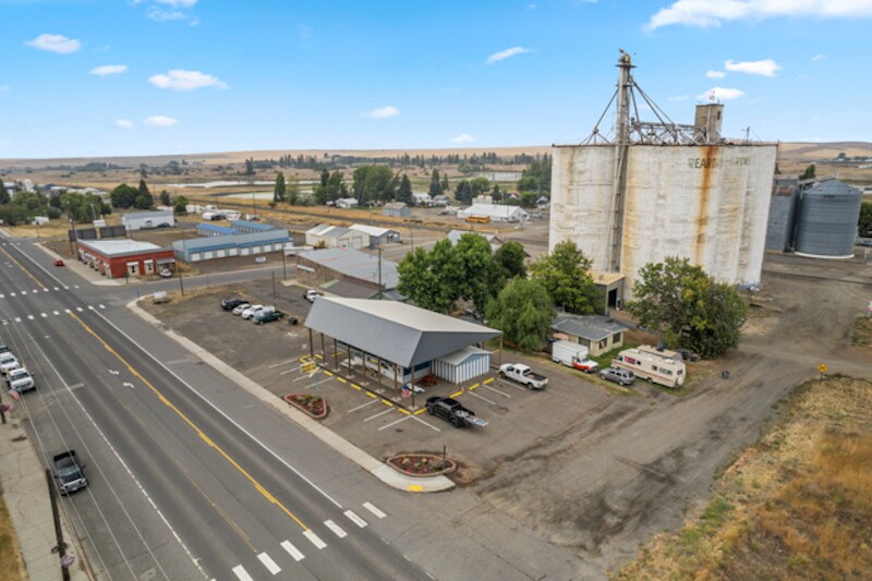 More Photos Of 210 Broadway Ave, Reardan Specialty For Sale