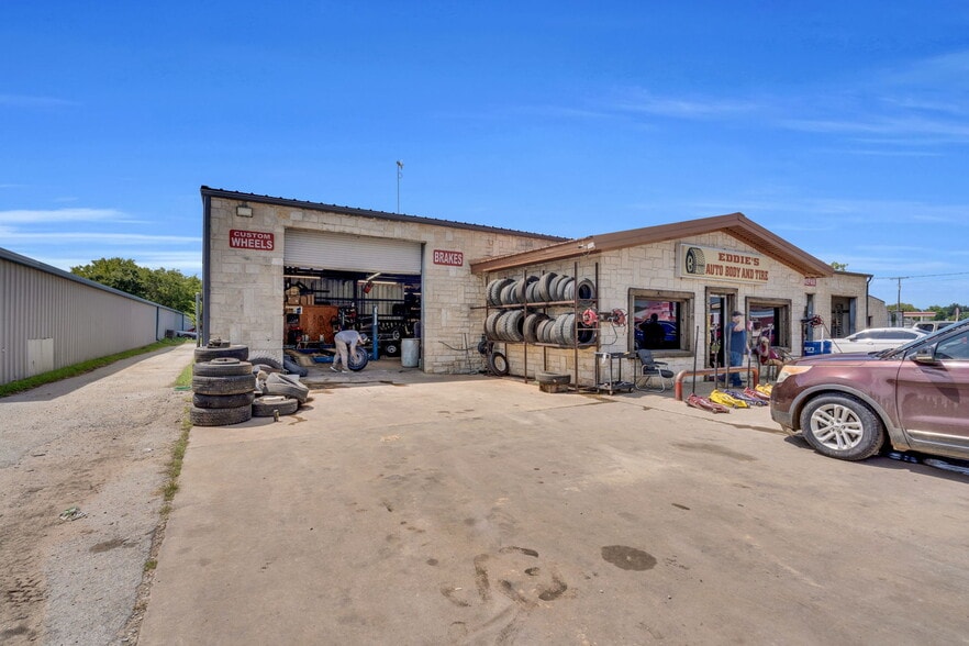 More Photos Of 475 W Commerce St, Fairfield Auto Salvage Facility For Sale