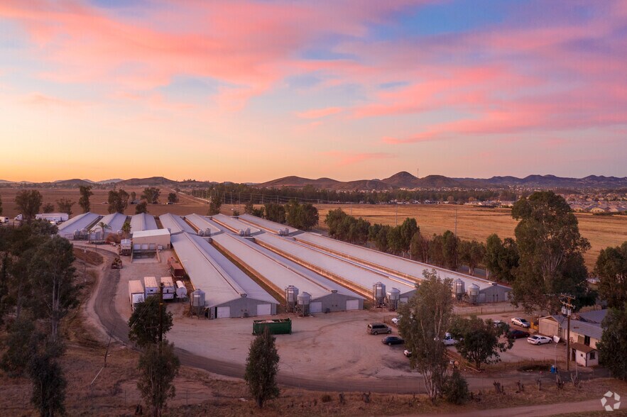 Primary Photo Of 30150 Briggs Rd, Menifee Warehouse For Lease