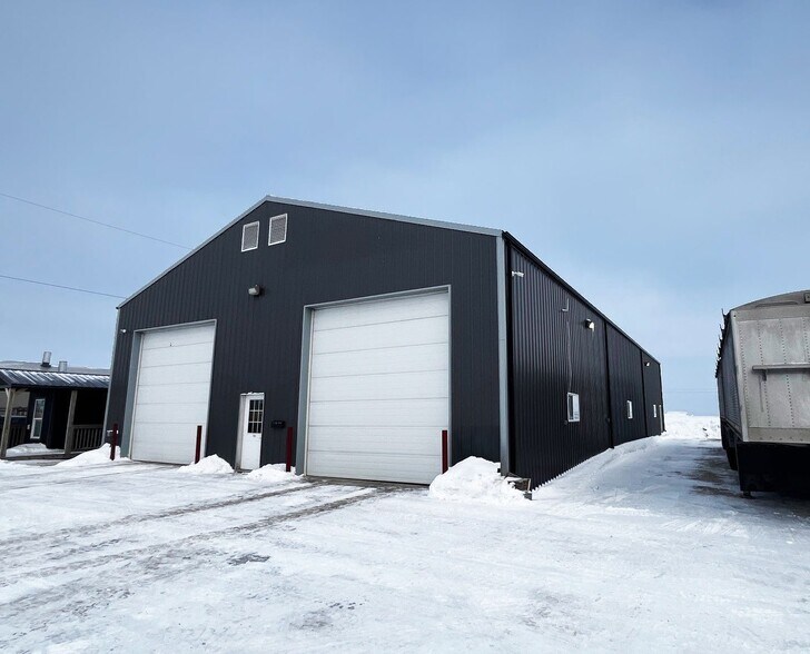 Primary Photo Of 187 2nd Avenue, Rosenort Warehouse For Sale