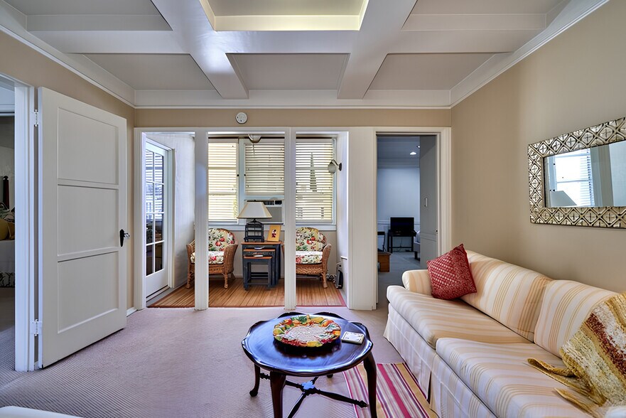 More Photos Of 150 N La Peer Dr, Beverly Hills Apartments For Sale
