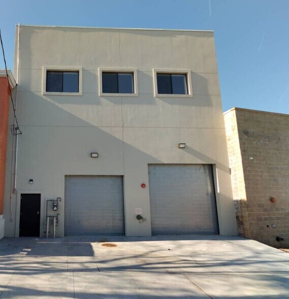 Primary Photo Of 101 Chestnut Ave, Staten Island Distribution For Lease