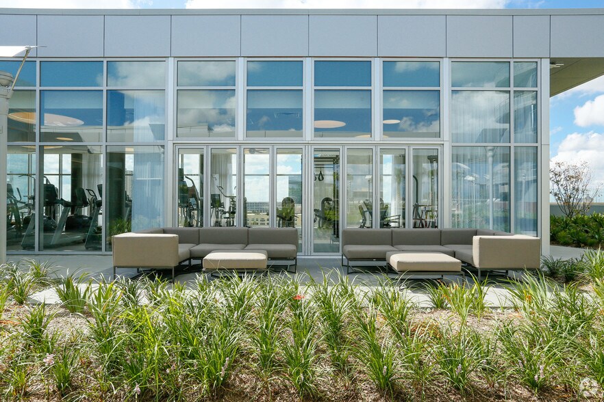 More Photos Of 2929 Weslayan St, Houston Apartments For Lease