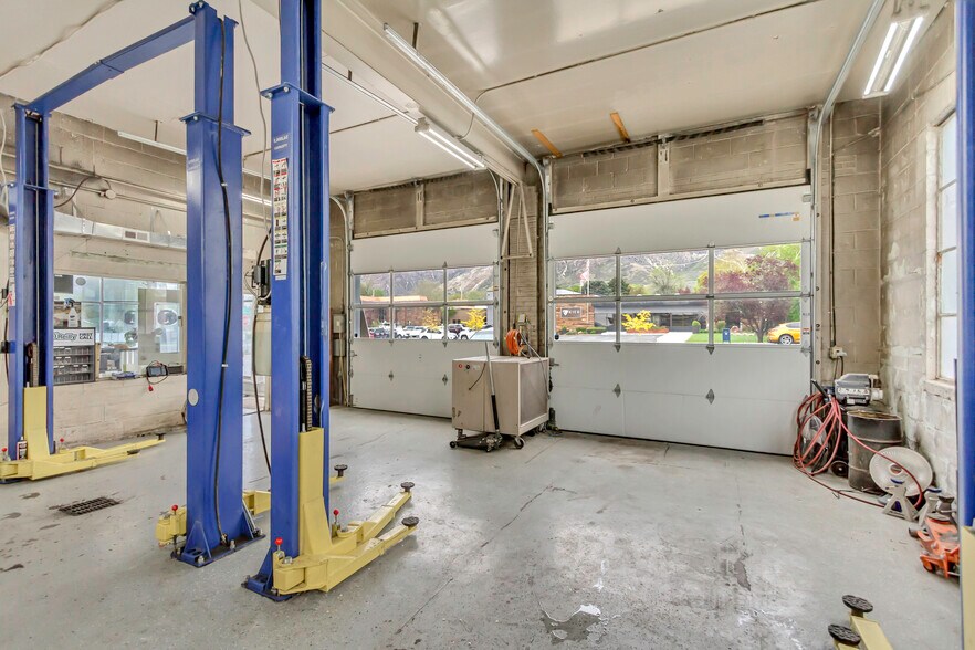 More Photos Of 3707 Quincy Ave, Ogden Auto Repair For Sale