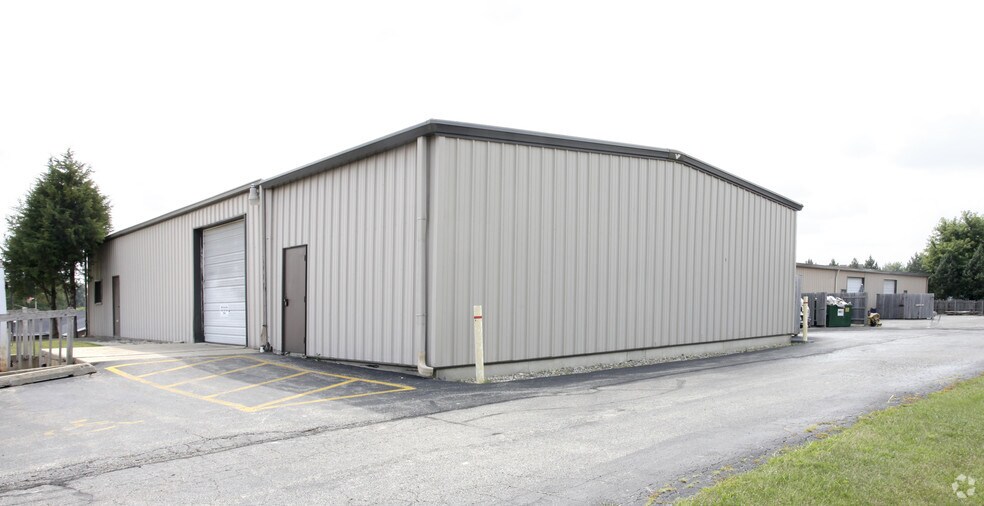 More Photos Of 1800 Circuit Dr, Round Lake Beach Warehouse For Lease