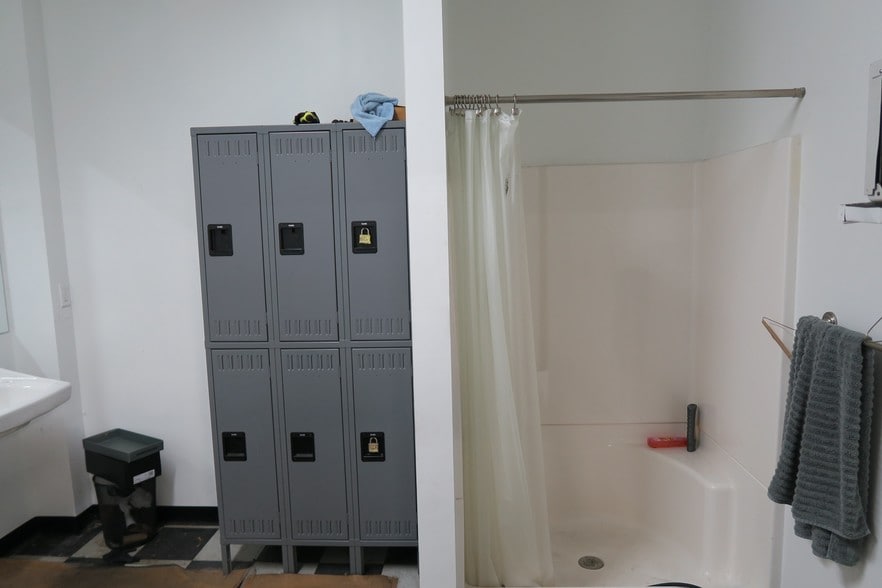 More Photos Of 5829 Beverly Hill St, Houston Warehouse For Lease