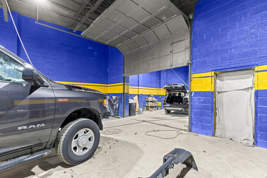 More Photos Of 12950 Lyndon Ave, Detroit Warehouse For Lease