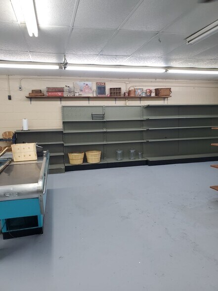 More Photos Of 8717 KY Highway 7, Viper Supermarket For Sale