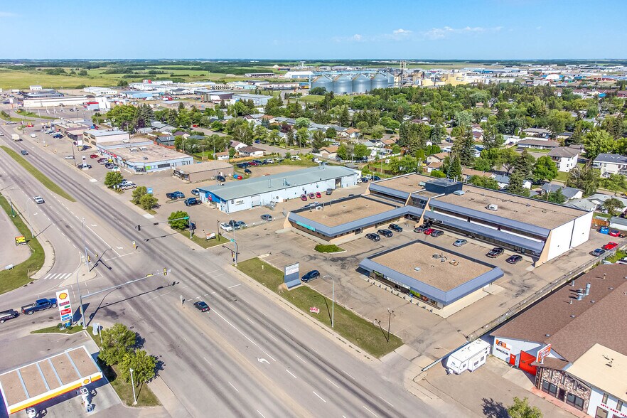 More Photos Of 5704 44 St, Lloydminster Office For Lease