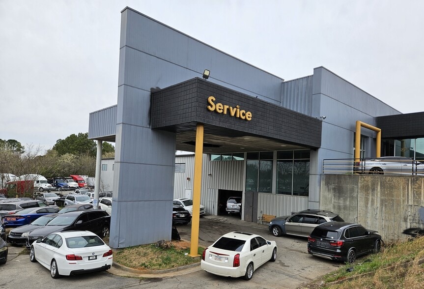 More Photos Of 6276 Memorial Dr, Stone Mountain Auto Dealership For Lease