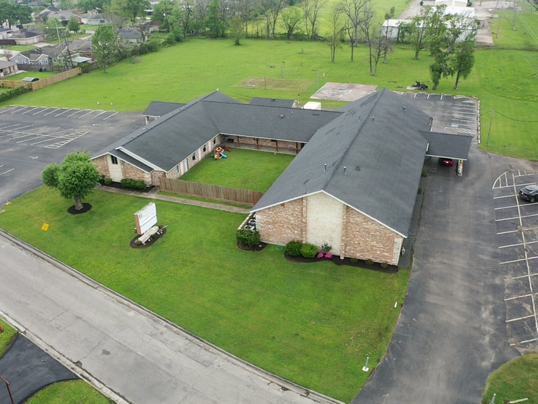 More Photos Of 618 Baca St, Houston Religious Facility For Sale