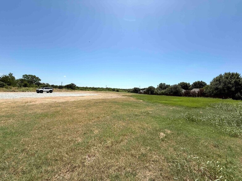 More Photos Of 502 Swisher Rd, Lake Dallas Land For Lease