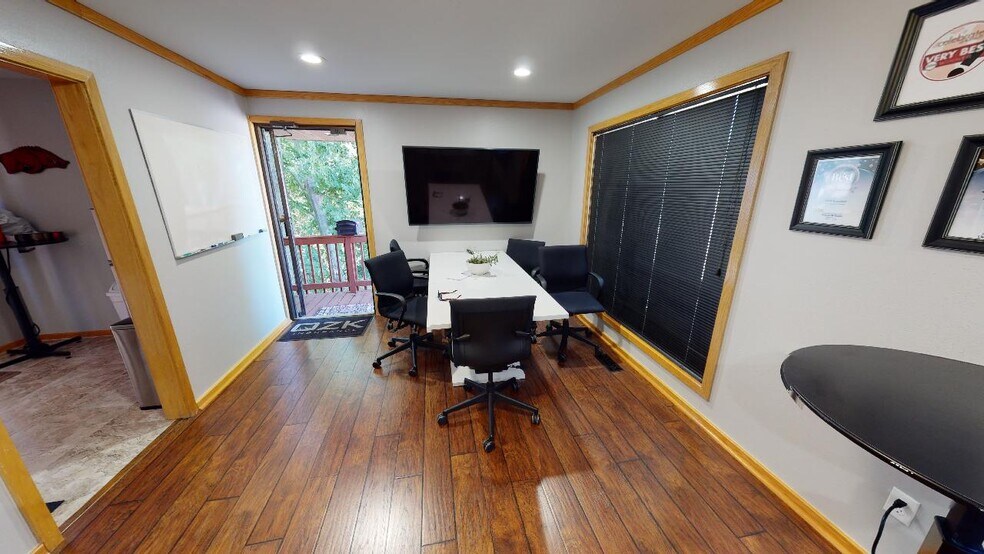 More Photos Of 9 Halsted Cir, Rogers Medical For Lease