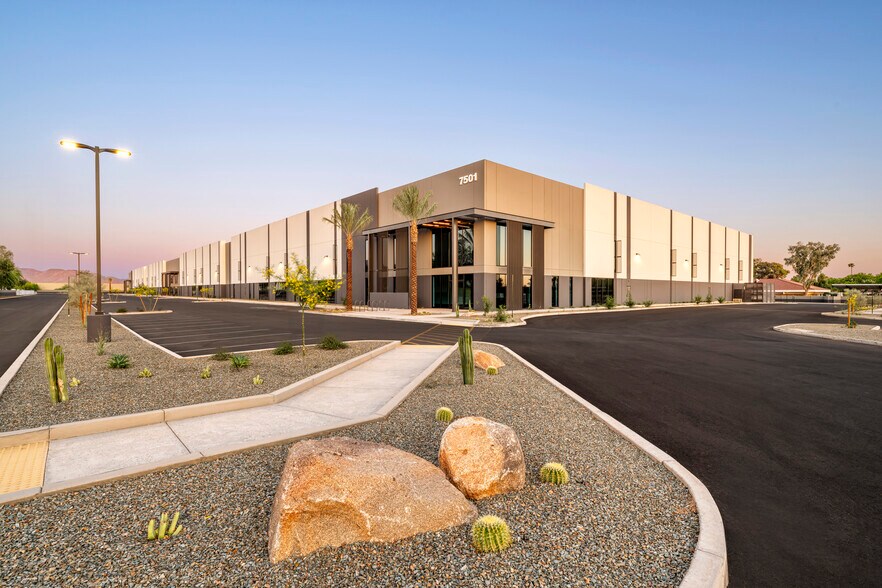 More Photos Of 7501 E Redfield Rd, Scottsdale Warehouse For Sale