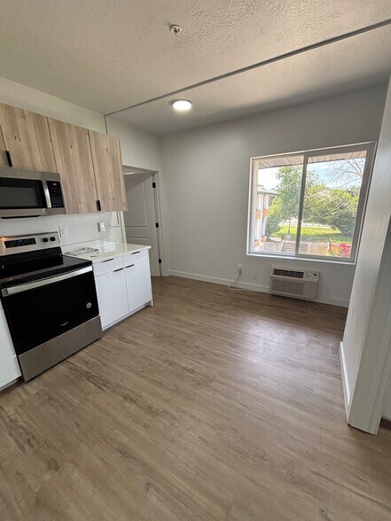 More Photos Of 404 E 5600 S, Salt Lake City Apartments For Sale