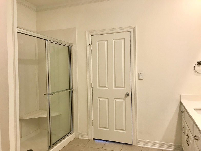 More Photos Of 2980 Elkton Trl, Tyler Apartments For Sale