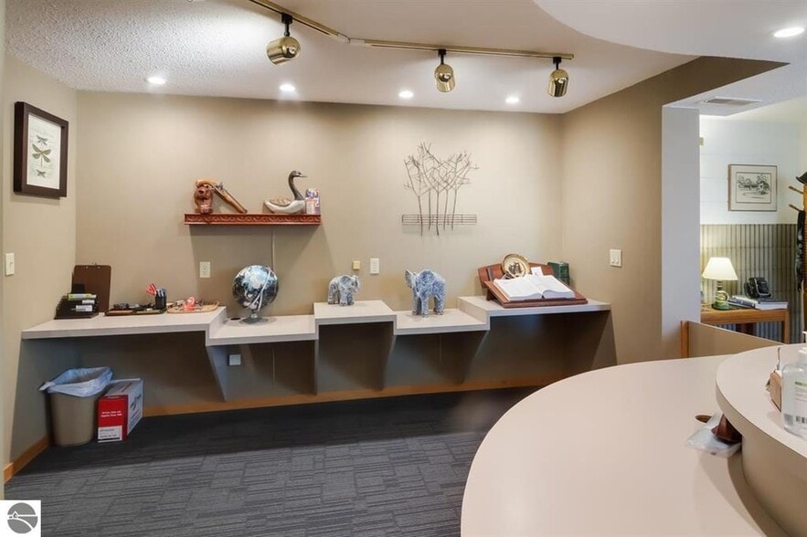 More Photos Of 5168 US-31, Traverse City Office For Sale