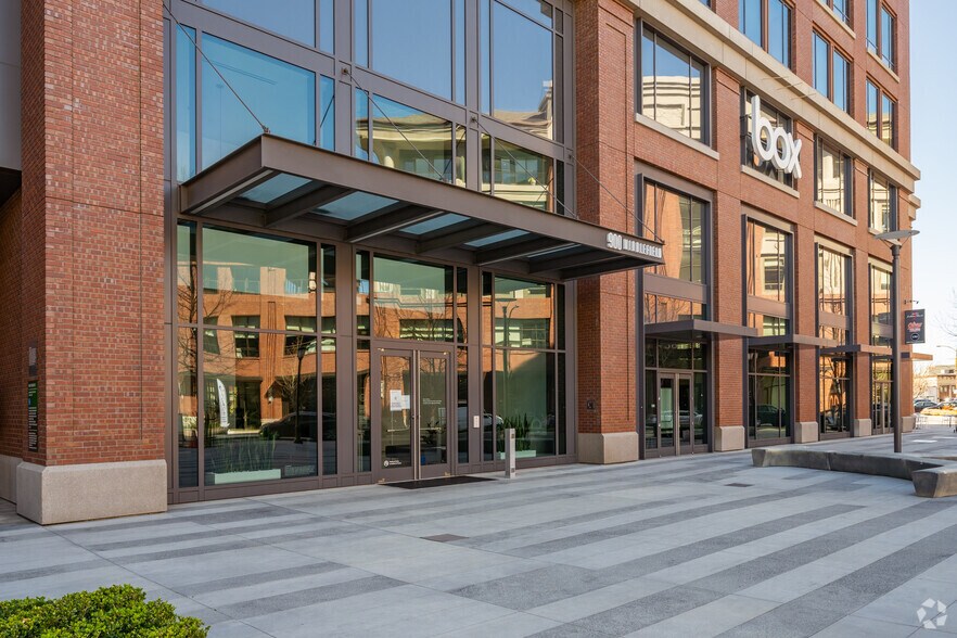 More Photos Of 900 Middlefield Ave, Redwood City Office For Lease