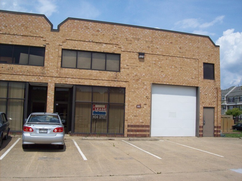 More Photos Of 112 Oakgrove Rd, Dulles Town Center Warehouse For Sale