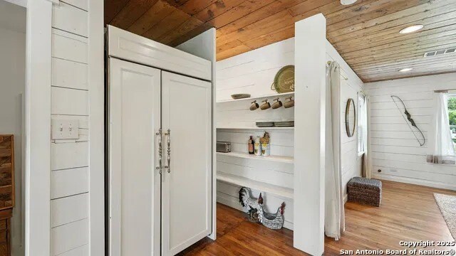 More Photos Of 105 NW River Rd, Martindale Specialty For Sale