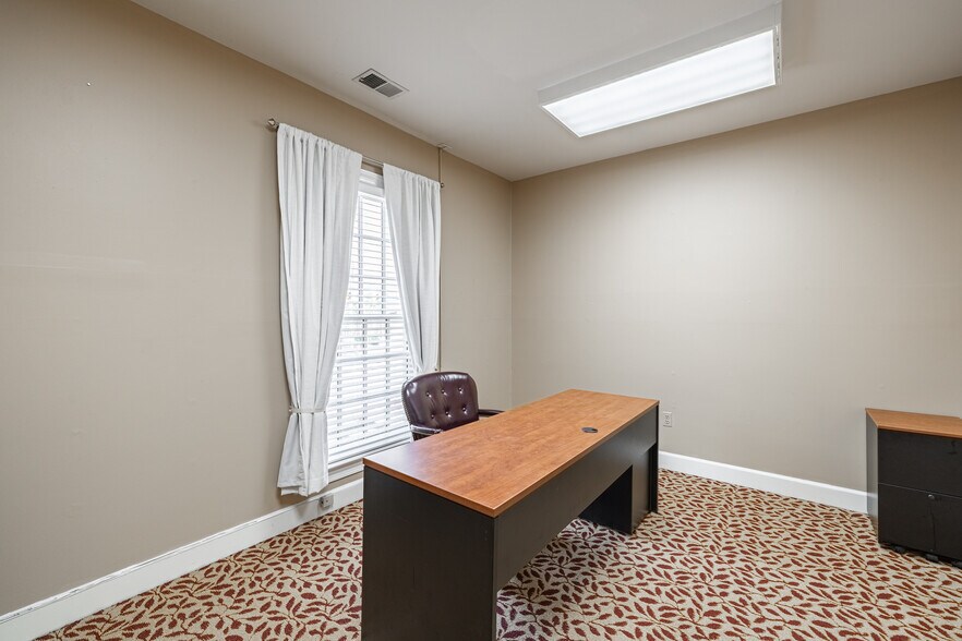 More Photos Of 223-225 N Washington St, Alexandria Office For Lease