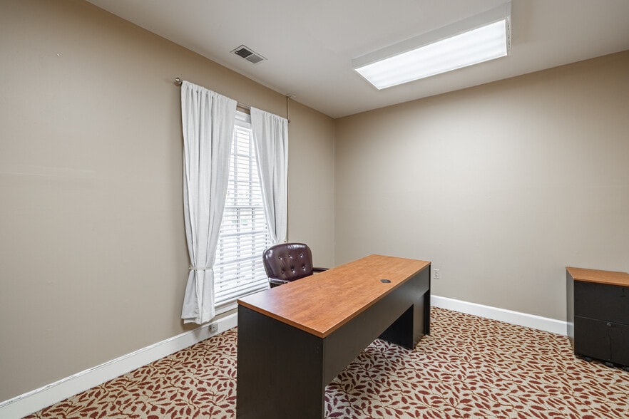 More Photos Of 223-225 N Washington St, Alexandria Office For Lease