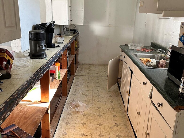 More Photos Of 125 2nd Ave, Taylor Religious Facility For Sale