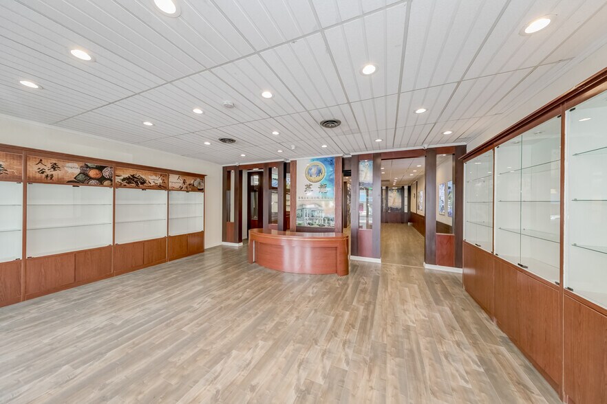 More Photos Of 9560 Las Tunas Dr, Temple City General Retail For Lease