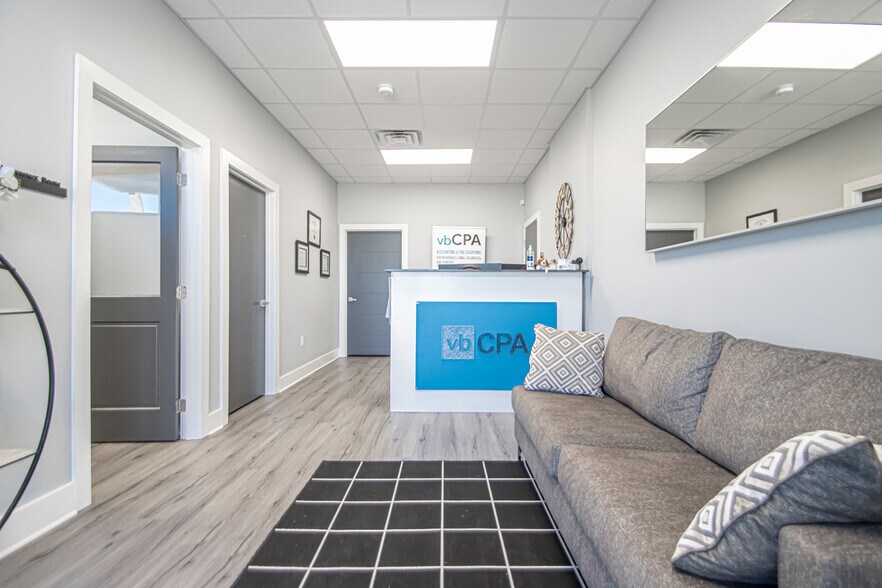 More Photos Of 5206 Highway 5 N, Bryant Office For Sale