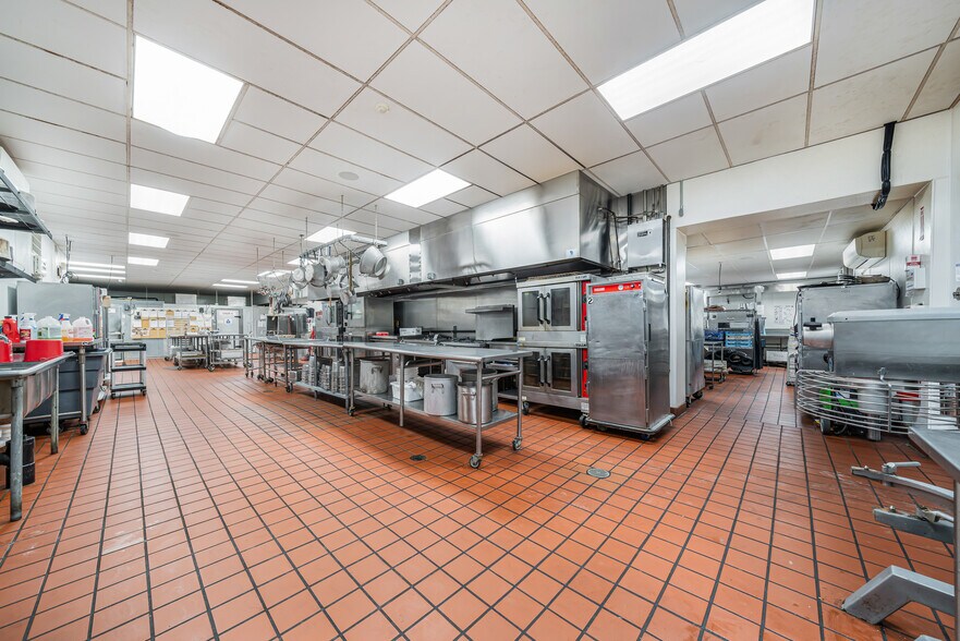 More Photos Of 3177 French Rd, De Pere Restaurant For Sale