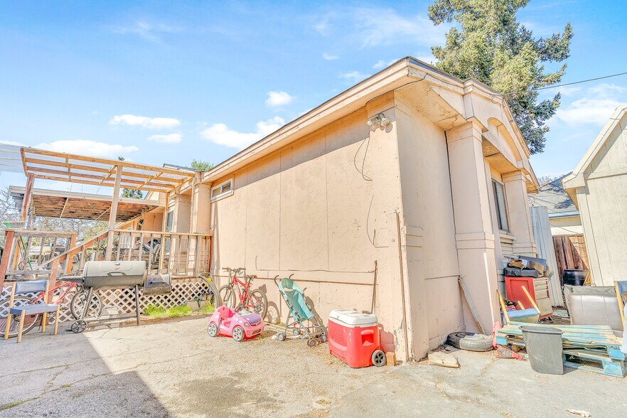 More Photos Of 737 Stockton Ave, San Jose Industrial For Sale