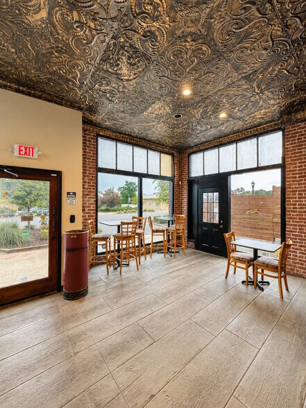 More Photos Of 228 S Main St, Woodruff Storefront Retail Office For Sale