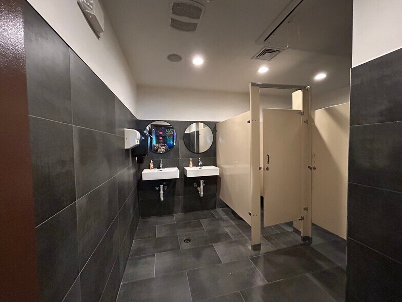 More Photos Of 3055 Route 23, Oak Ridge Restaurant For Lease