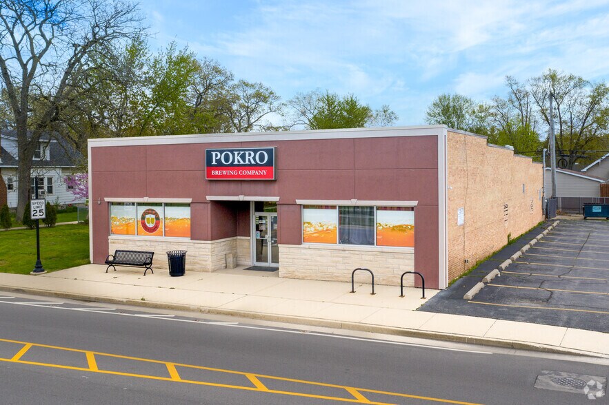 More Photos Of 311 N Broad St, Griffith Restaurant For Sale