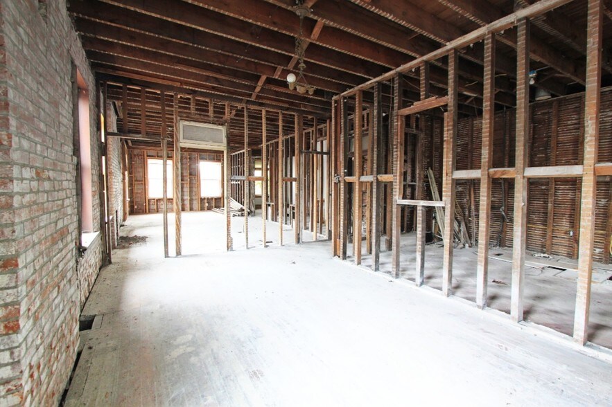 More Photos Of 3133 Cherokee St, Saint Louis Storefront Retail Office For Sale