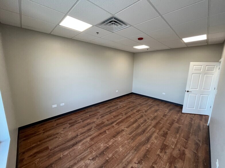 More Photos Of 113 Main St, Oswego Medical For Lease