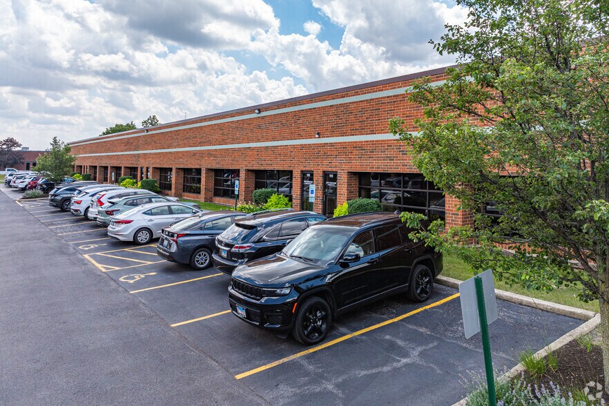 More Photos Of 1100-1110 N Main St, Lombard Manufacturing For Lease