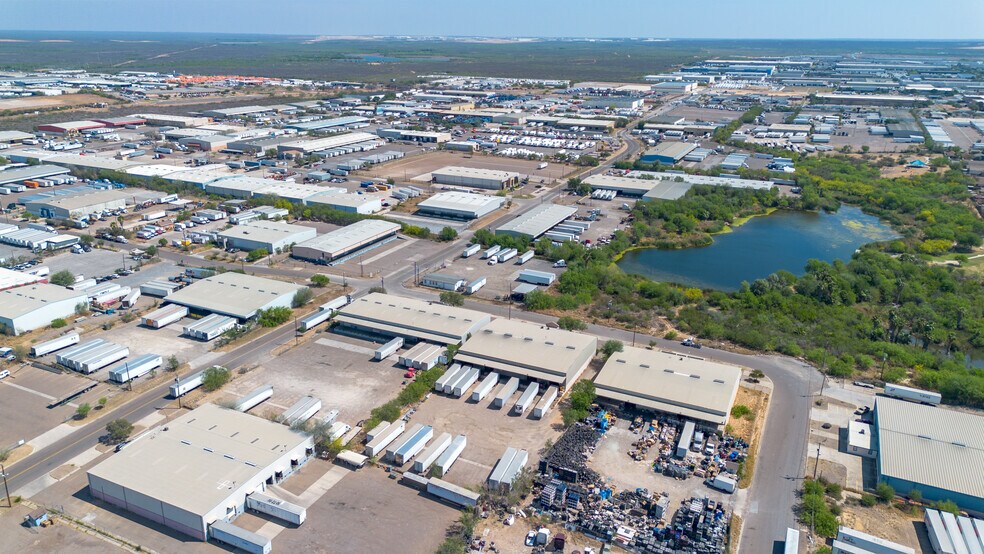 More Photos Of 14110 Business Ave, Laredo Warehouse For Lease