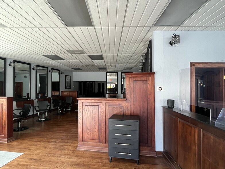 More Photos Of 200 E Main St, Mount Kisco Freestanding For Lease