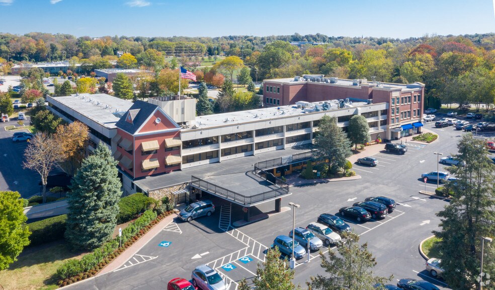More Photos Of 595 E Lancaster Ave, Radnor Office For Lease