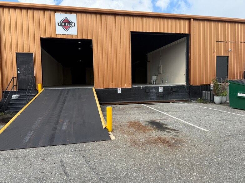 More Photos Of 11300 Space Blvd, Orlando Unknown For Lease