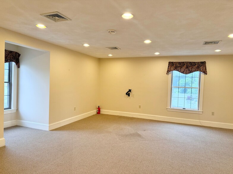 More Photos Of 1624 Sudbury Rd, Concord Office For Lease