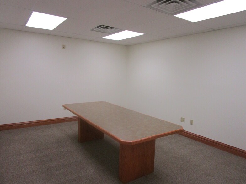 More Photos Of 1807 E Mary St, Garden City Office For Lease