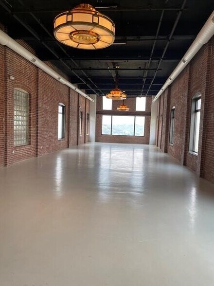 More Photos Of 3567 Bigelow Blvd, Pittsburgh Loft Creative Space For Sale