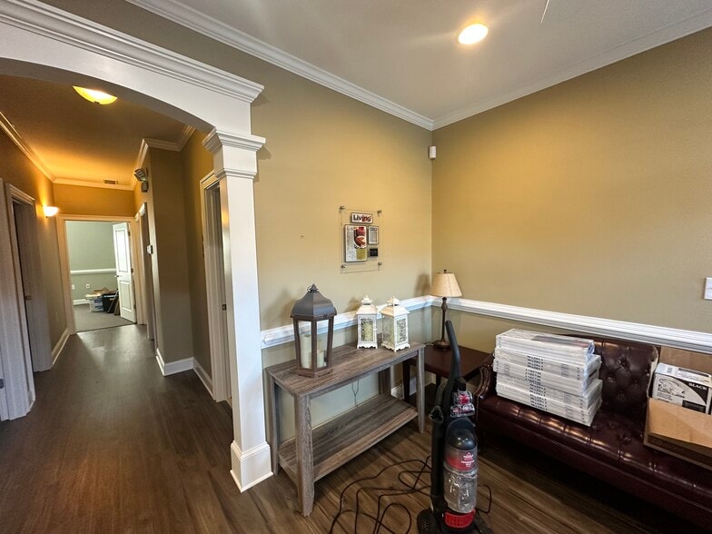 More Photos Of 110 Samaritan Dr, Cumming Medical For Sale